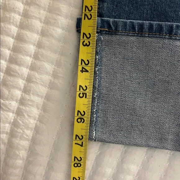 Women’s NWT Sophia Vergar straight, looser fit cuffed Jeans Size 12 - Picture 8 of 8